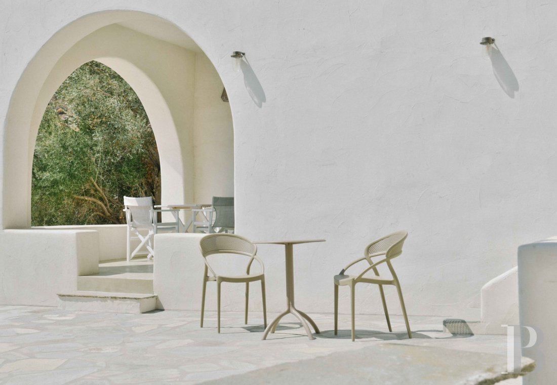 Sur l’île de Tinos, au nord des Cyclades, une ancienne ferme oléicole transformée en maison de charme - photo  n°21